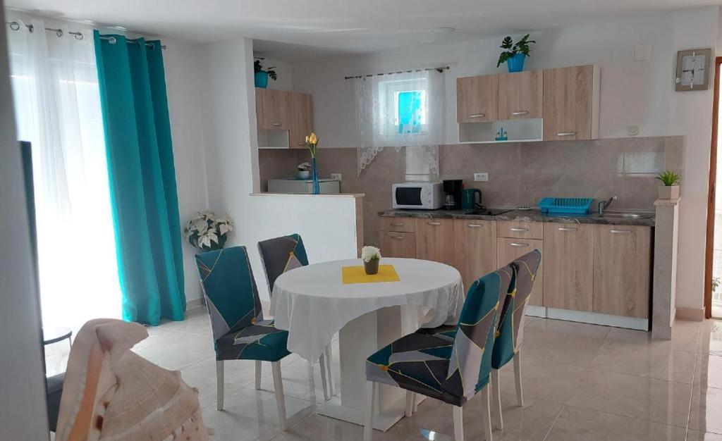 Apartments Mestral Башка-Вода Экстерьер фото